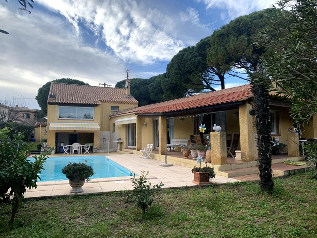 MARTIGUES Villa de 184,91 m2 sur terrain de 1150 m2 à la Couronne 1