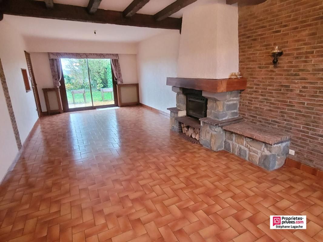 CALONNE-RICOUART Maison Calonne Ricouart 5 pièce(s) 105 m2 avec jardin et garage 2