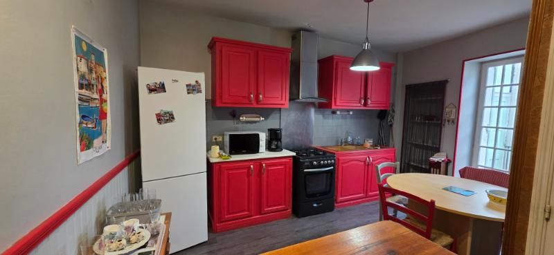 PERIGUEUX Maison 3 chambres, cave et agréable jardin 3