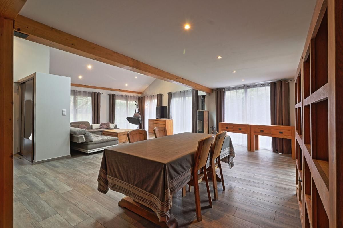 DOUSSARD Maison meublée 4 chambres ? 185 m² au sol (174 m² habitable) 2