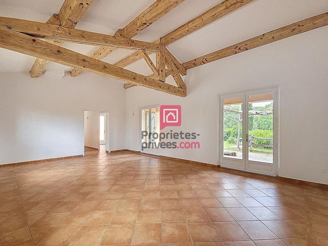 ROQUEBRUNE-SUR-ARGENS Villa Roquebrune Sur Argens 5 pièces 140m2 sur 4000m2 de terrain. EXTENSION ET PISCINE POSSIBLE 2