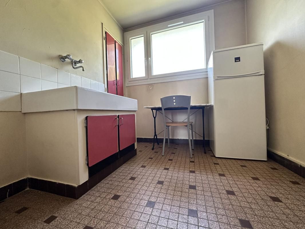 CHARTRES À VENDRE Charmant Appartement 3 Pièces à Chartres ? Idéal Investissement ! 4