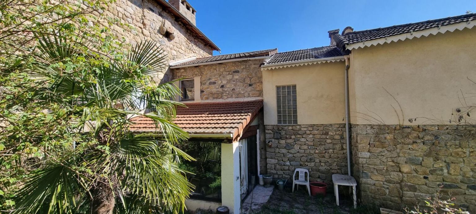 SAINT-MARTIN-DE-VALAMAS Maison 7 pièce(s) 220 m2 2