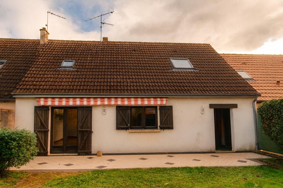 CHATEAUROUX Maison Chateauroux 4 pièce(s) 90 m2 avec jardin et garage 2