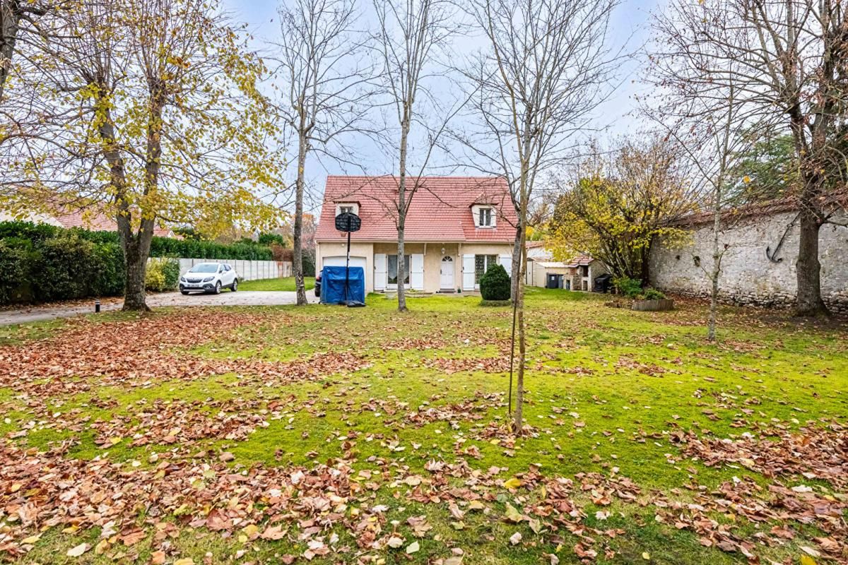 Maison familiale 130 m²  - 6 pièces avec jardin - Centre Rosny-sur-Seine