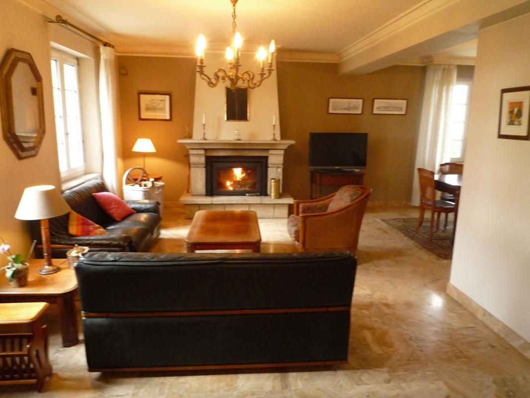 SAINT-POL-DE-LEON Maison  7 pièce(s) 148 m2 3