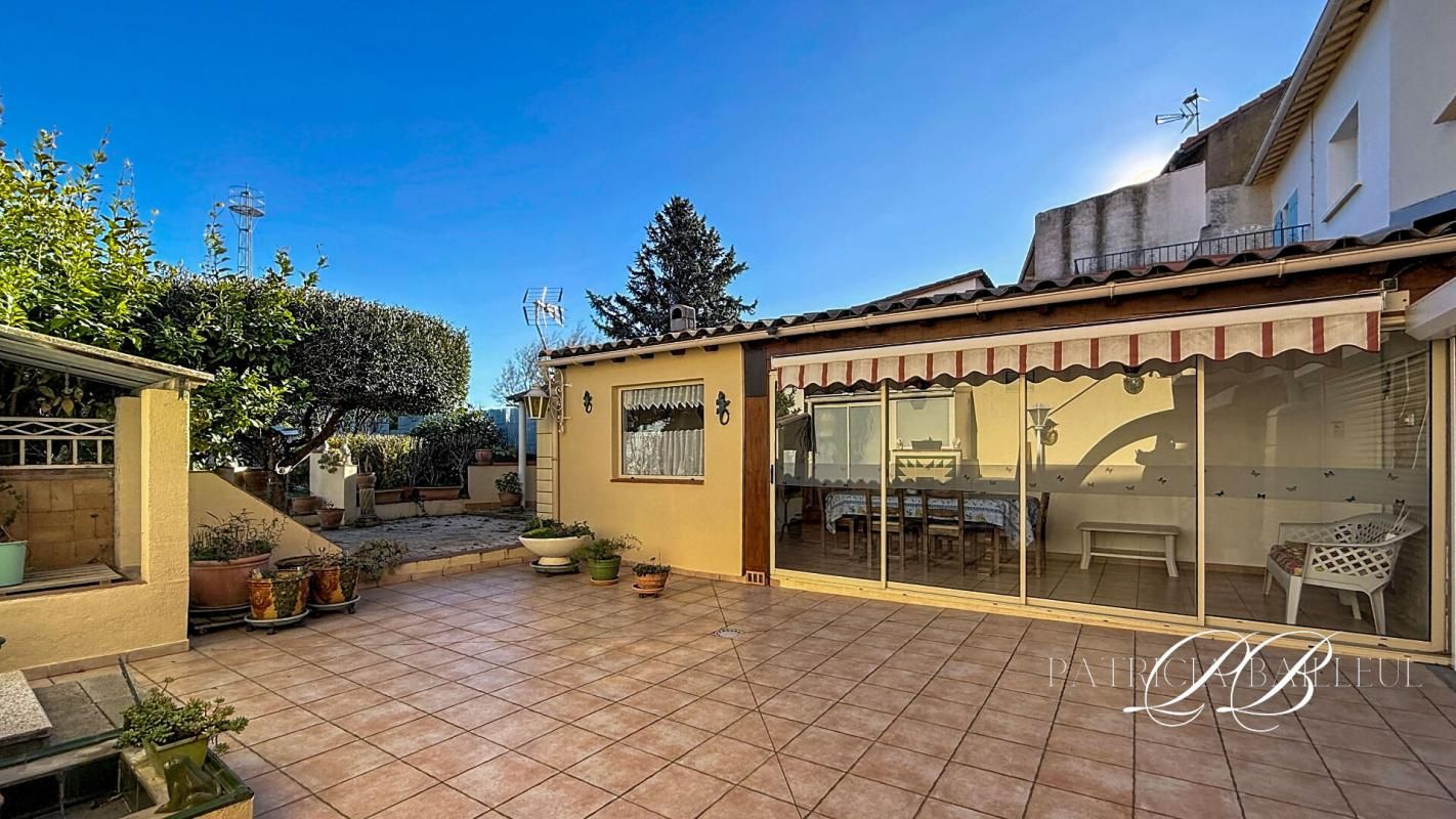 ILLE-SUR-TET Maison de charme avec terrasse, patio, piscine et dépendances 3