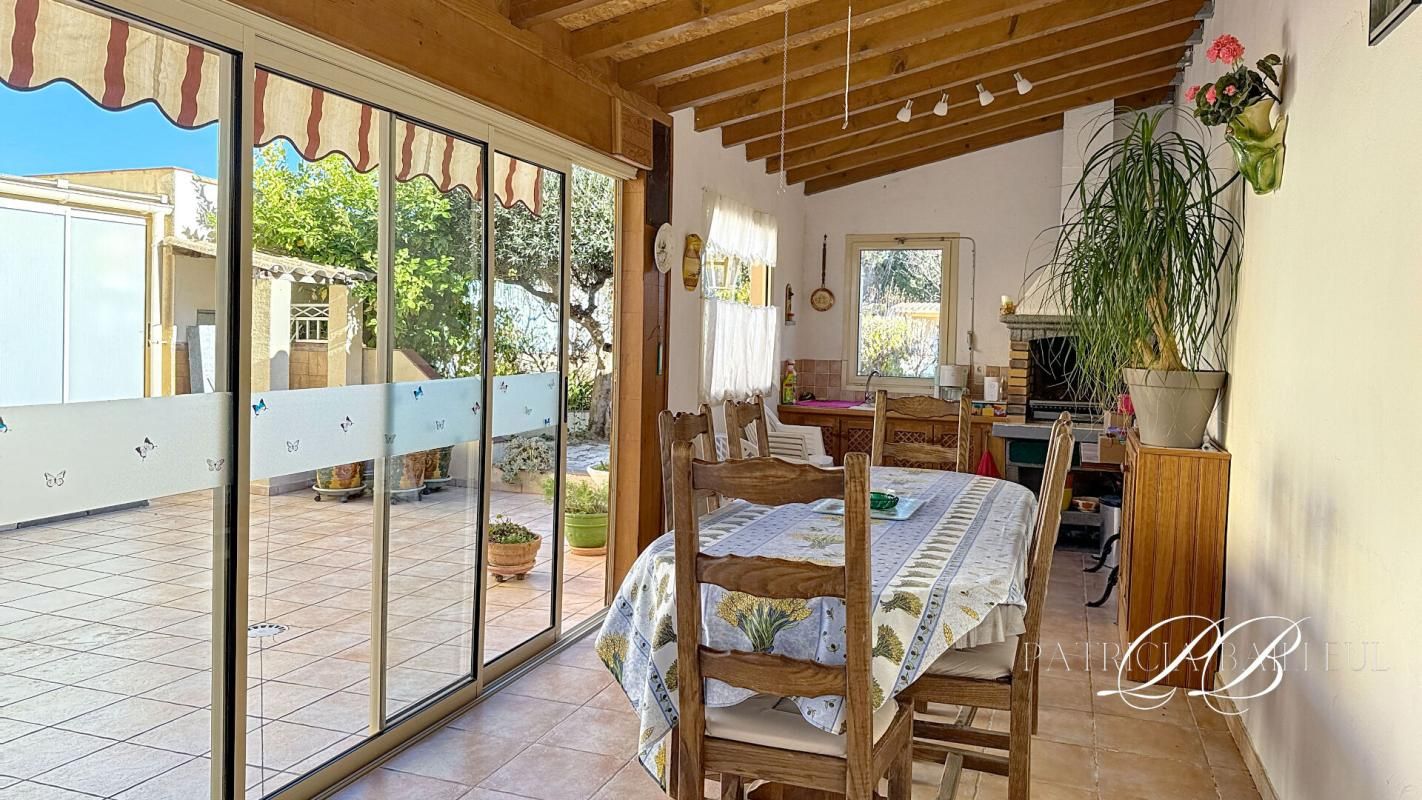 ILLE-SUR-TET Maison de charme avec terrasse, patio, piscine et dépendances 4