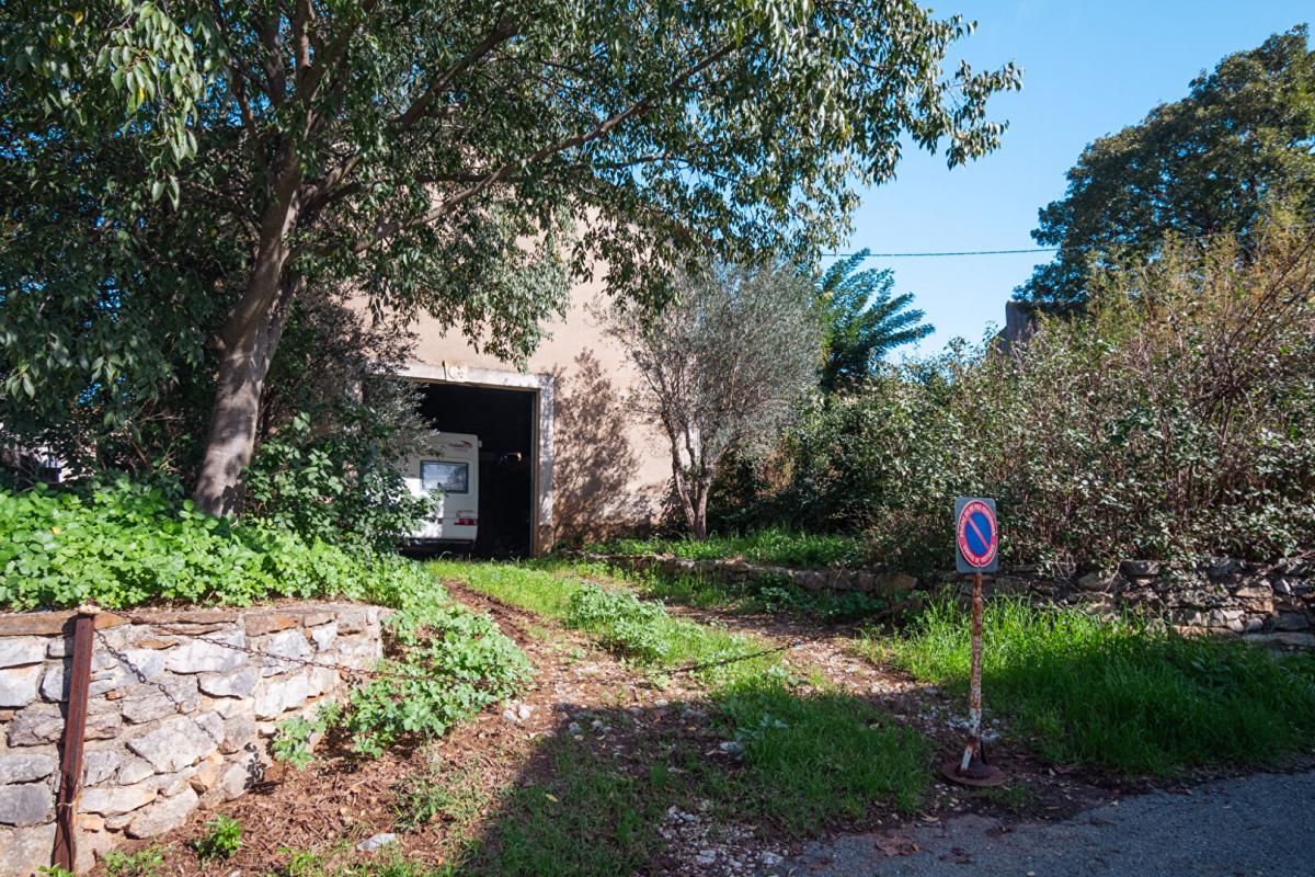 GRANGE 270 m2 avec terrain 100 m² + terrain constructible d'env 270 m²