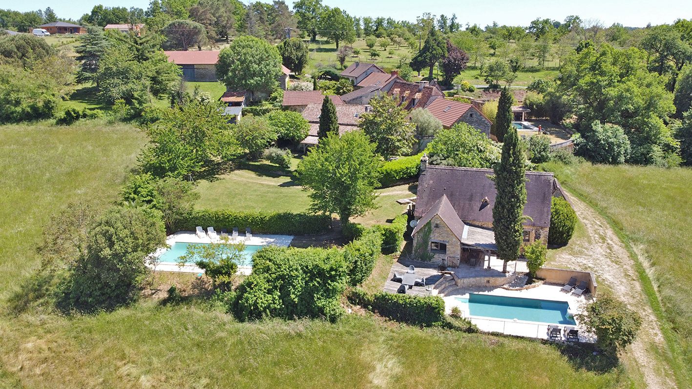 SAINT-AMAND-DE-COLY Propriété de gîtes Coly Saint Amand 18 pièce(s) 403 m2 2