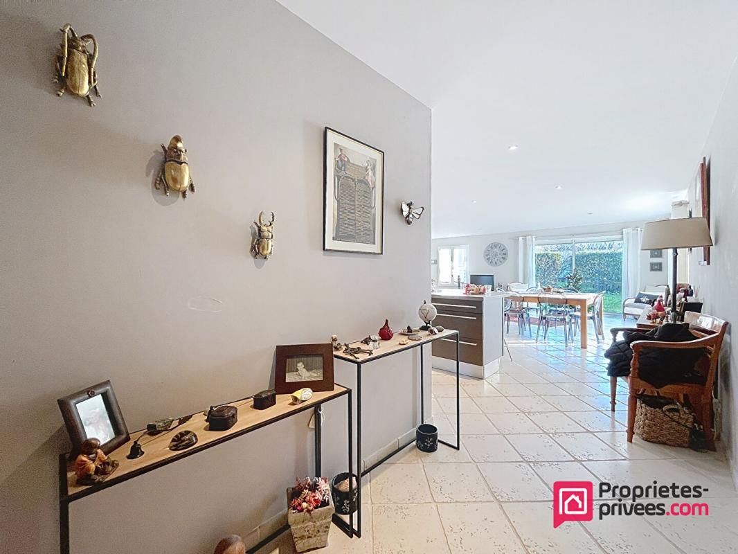 PUILBOREAU PUILBOREAU - Elégante Maison de plain-pied de 100m2, au calme, coeur de bourg 2