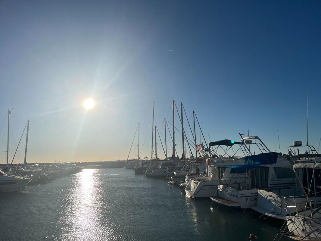 FOS-SUR-MER Fos Sur Mer T2 RDC rez de jardin 39 m2 Investissement sécurisé avec revenus immédiats ! 4