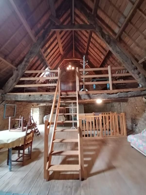 JOSSELIN Charmante longère en pierre à rénover 1