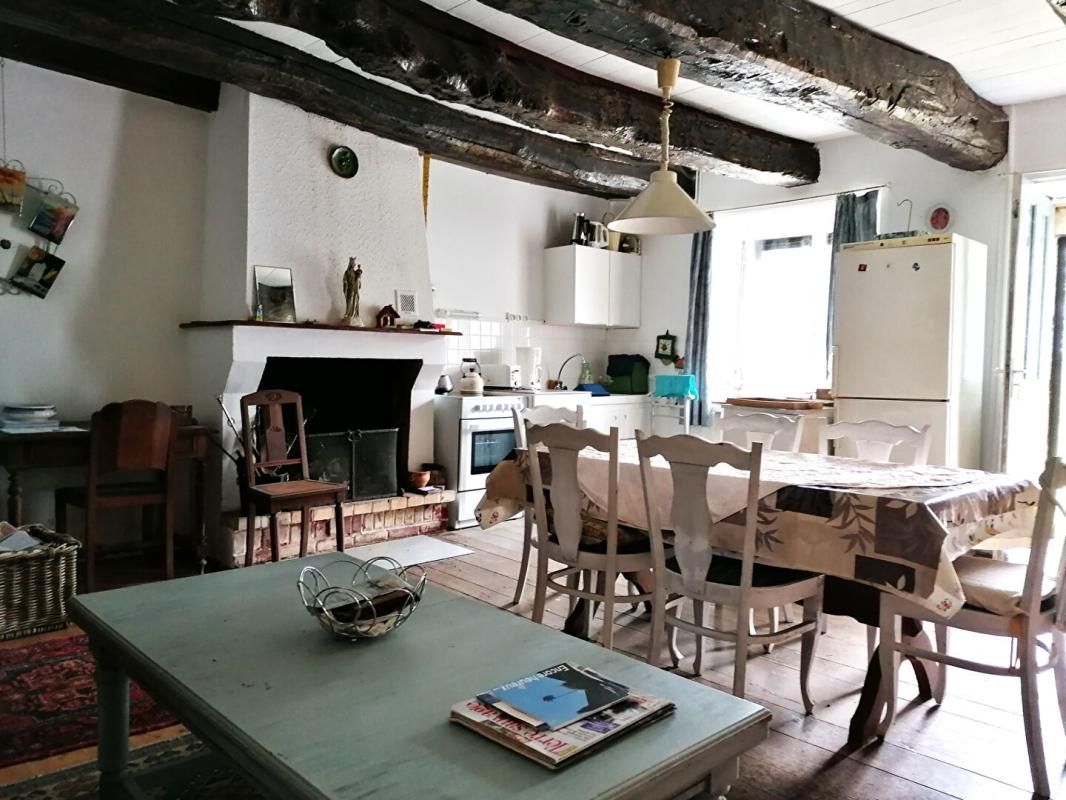 JOSSELIN Charmante longère en pierre à rénover 2