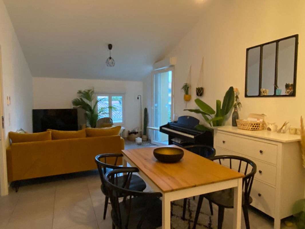 MIRAMAS T2 Dernier étage avec Terrasse  et un Parking sous-sol 2