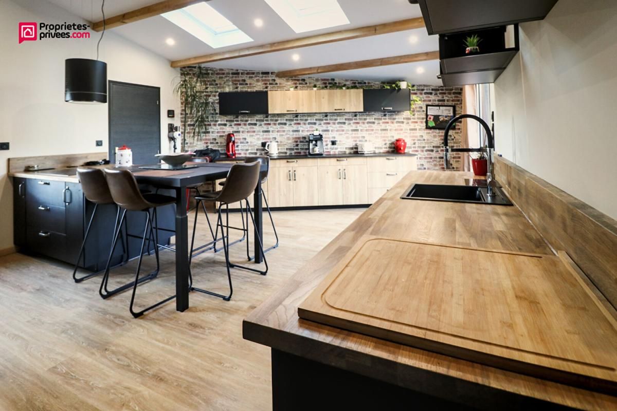 SAINT-ANDRE-DE-LA-MARCHE Maison Sevremoine 7 pièce(s) 232 m2 3