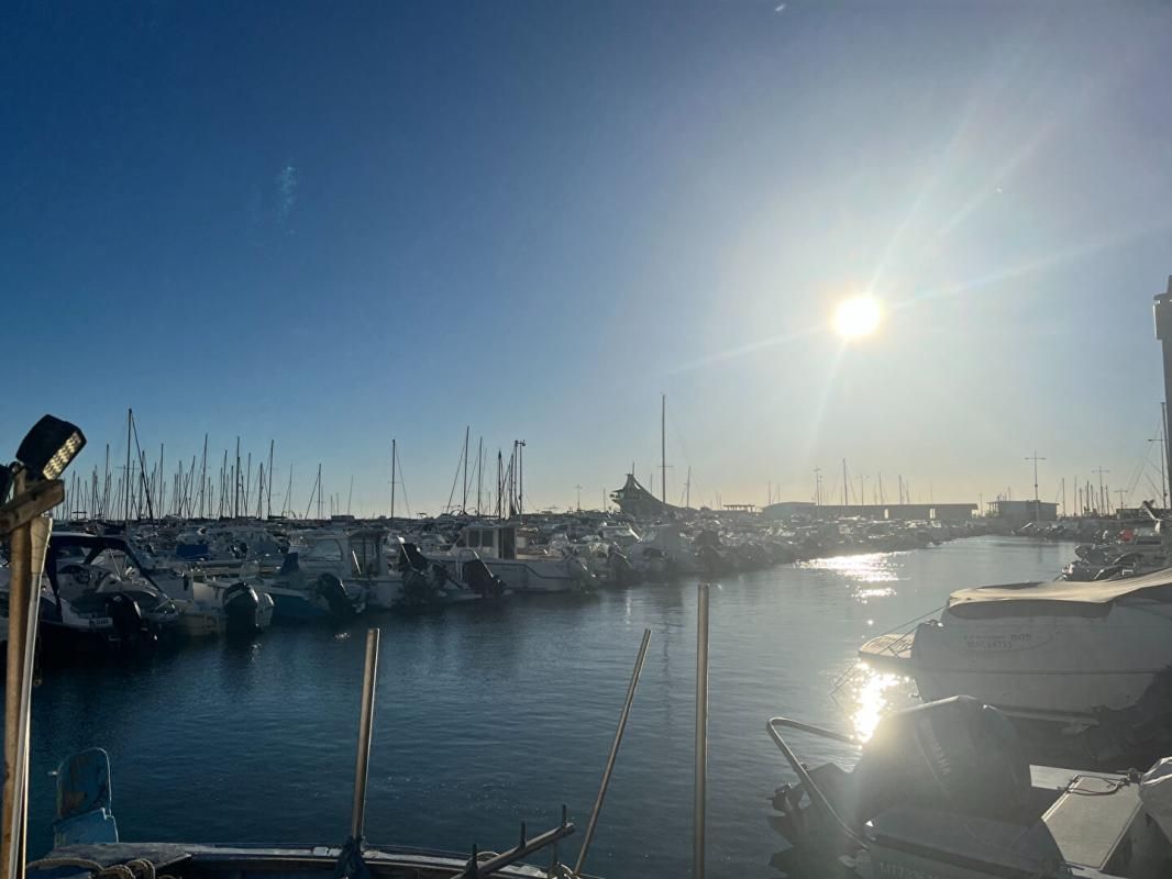 FOS-SUR-MER Fos Sur Mer -T2 RDC + REZ DE JARDIN +PLACE DE PARKING PRIVATIVE -revenus immédiat 4