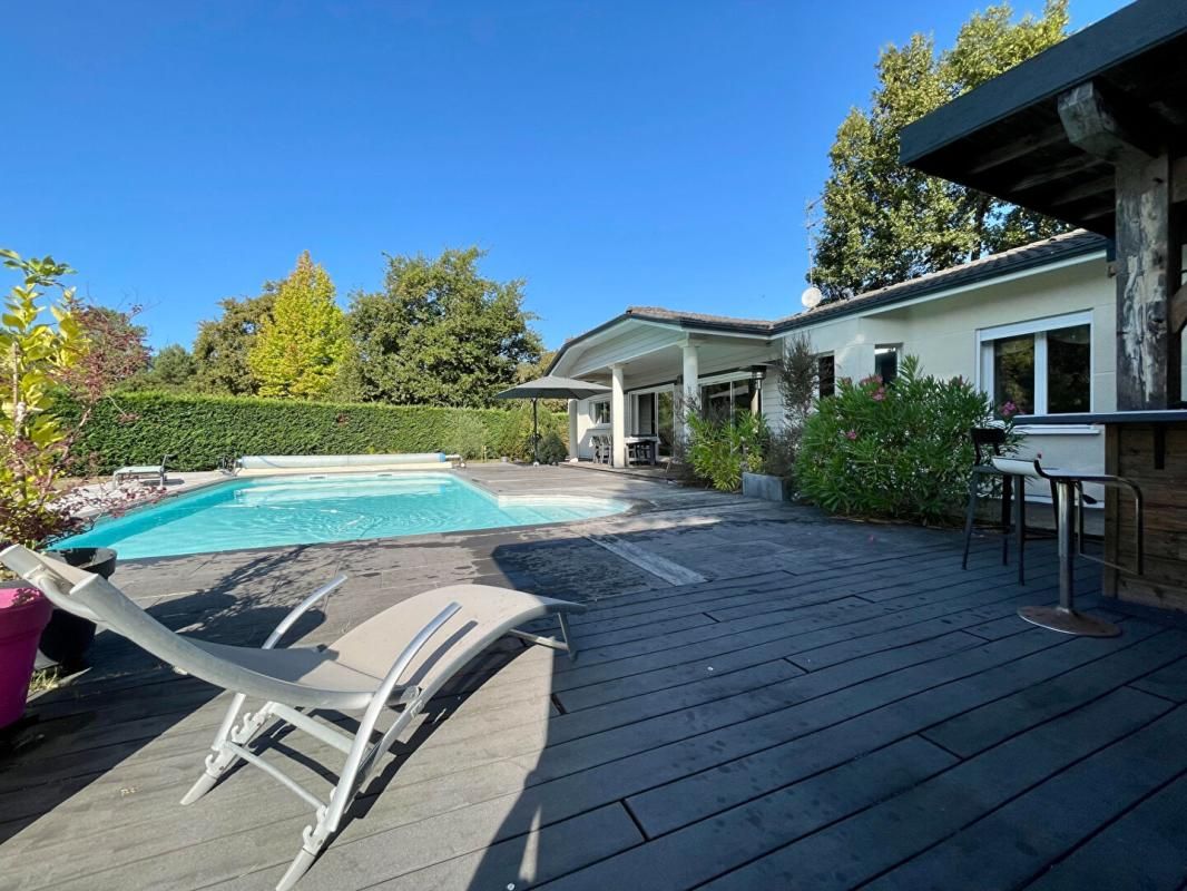 MARTIGNAS-SUR-JALLE Maison Martignas Sur Jalle 6 pièce(s) 169 m2 2