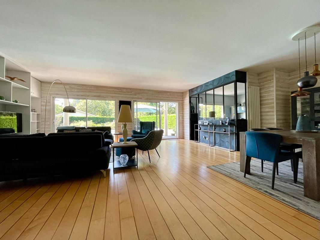 MARTIGNAS-SUR-JALLE Maison Martignas Sur Jalle 6 pièce(s) 169 m2 4