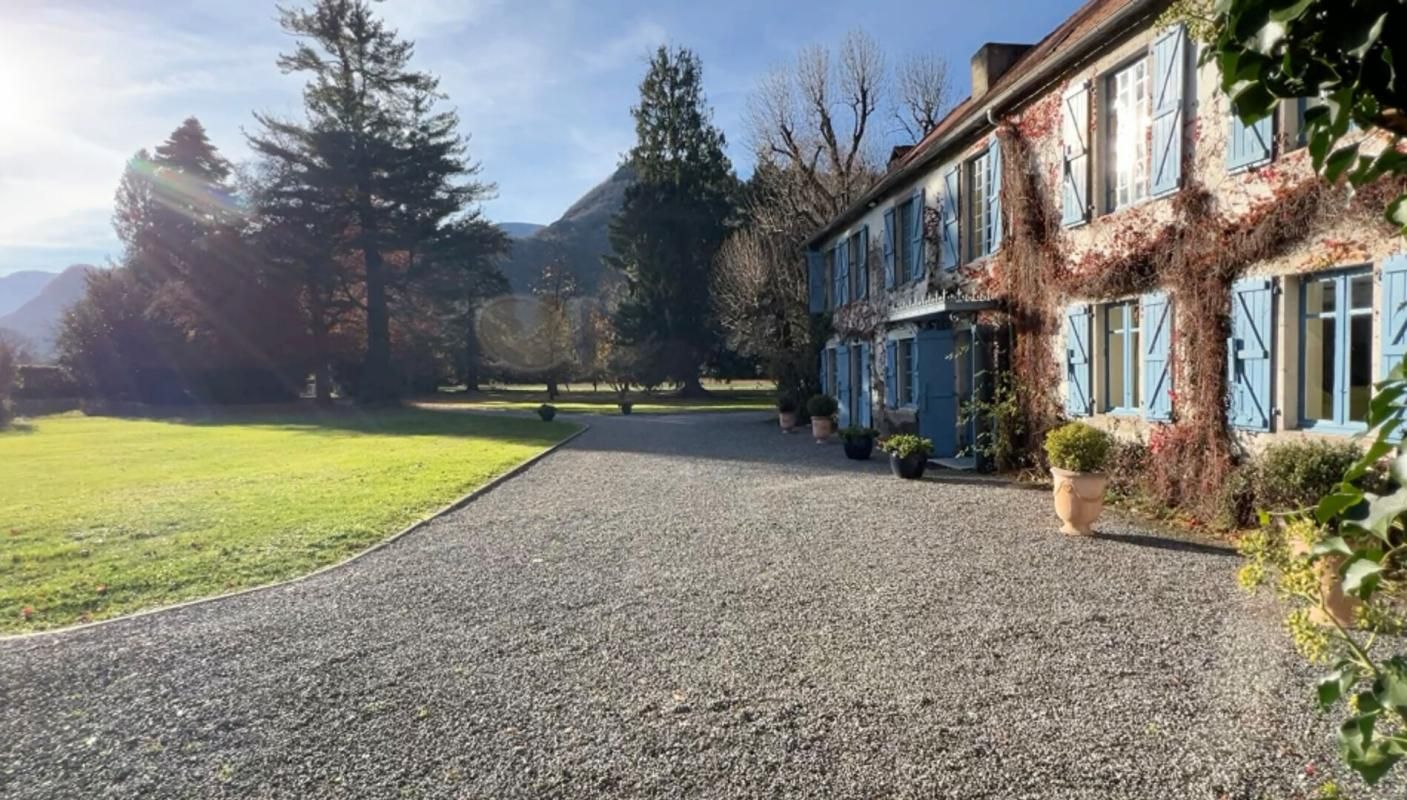 CHAUM Maison bourgeoise au pied des Pyrénées 400 m2 3