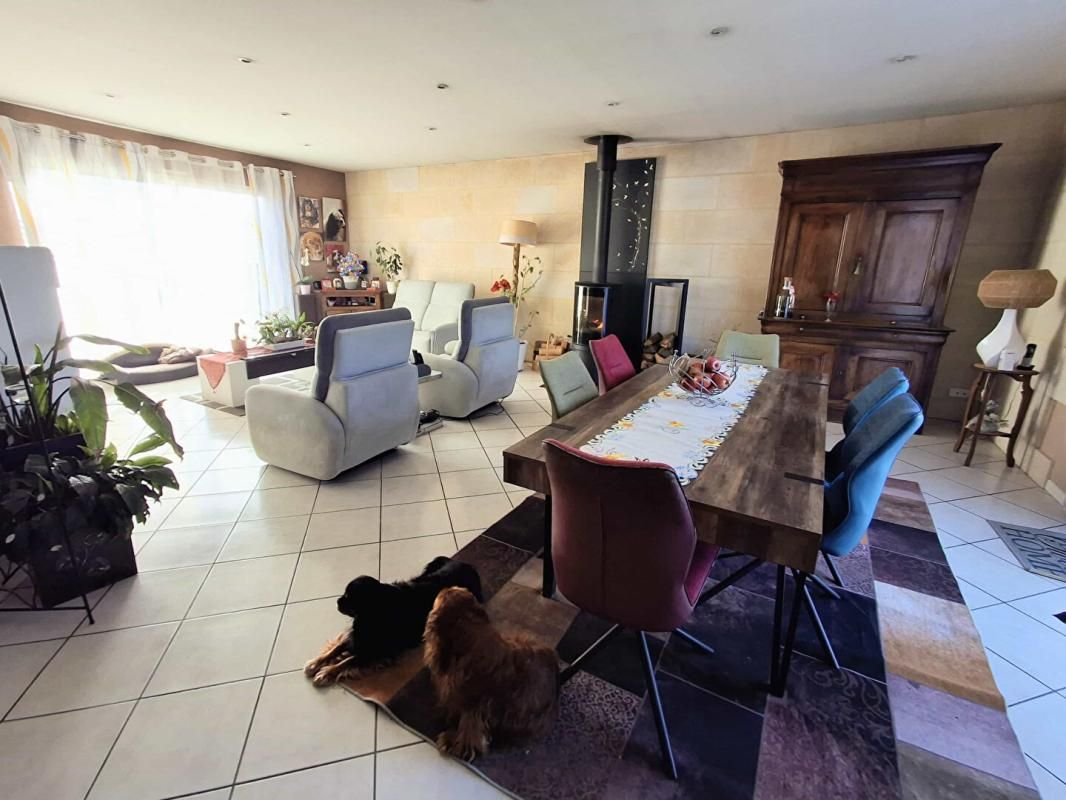 SAINT-CHRISTOLY-DE-BLAYE Maison lumineuse de 130 m² avec jardin, terrasse et garage 4
