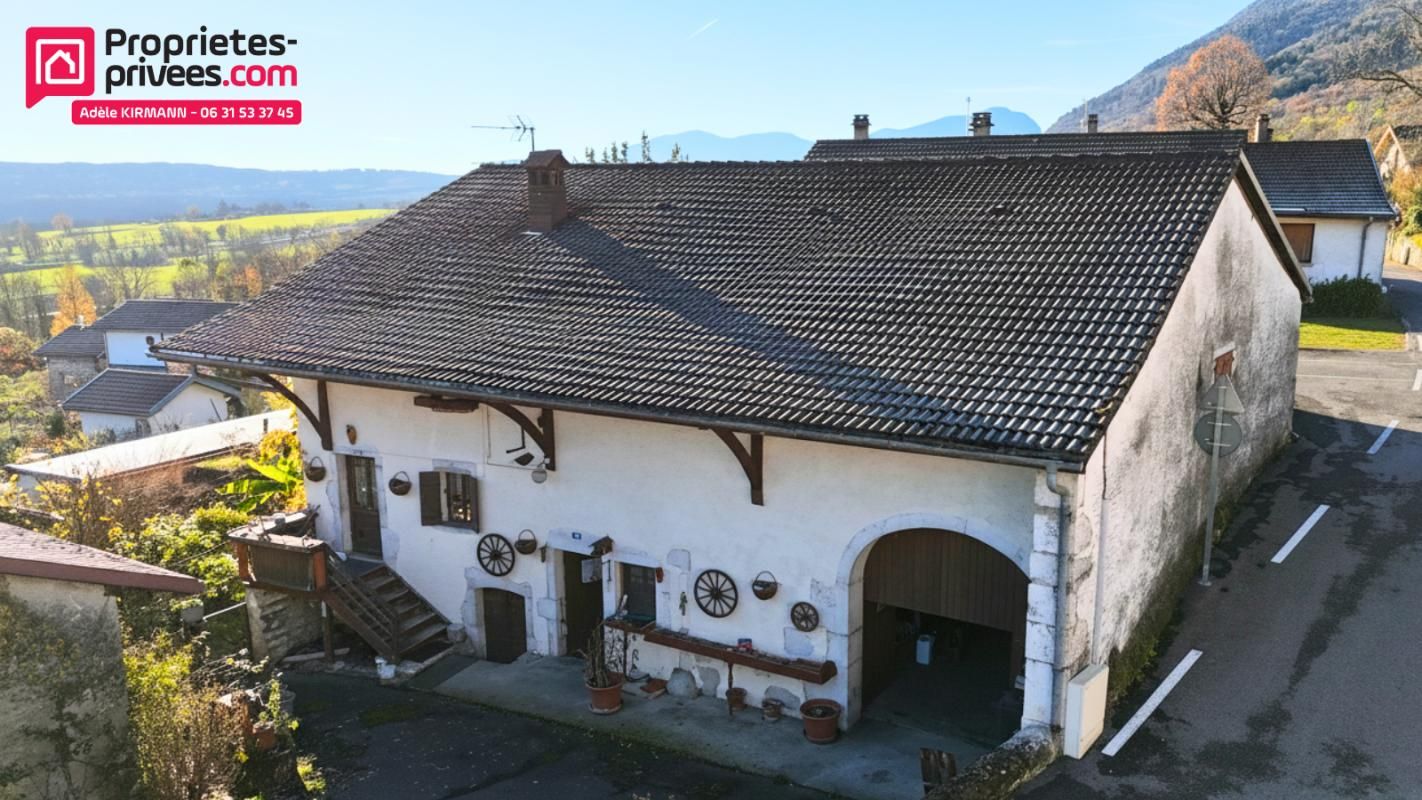 FARGES Ferme Gessienne et terrain constructible - Farges 01550 1