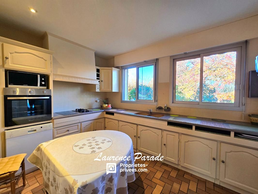 MONTPON-MENESTEROL Maison parc, avec garage, puits 2