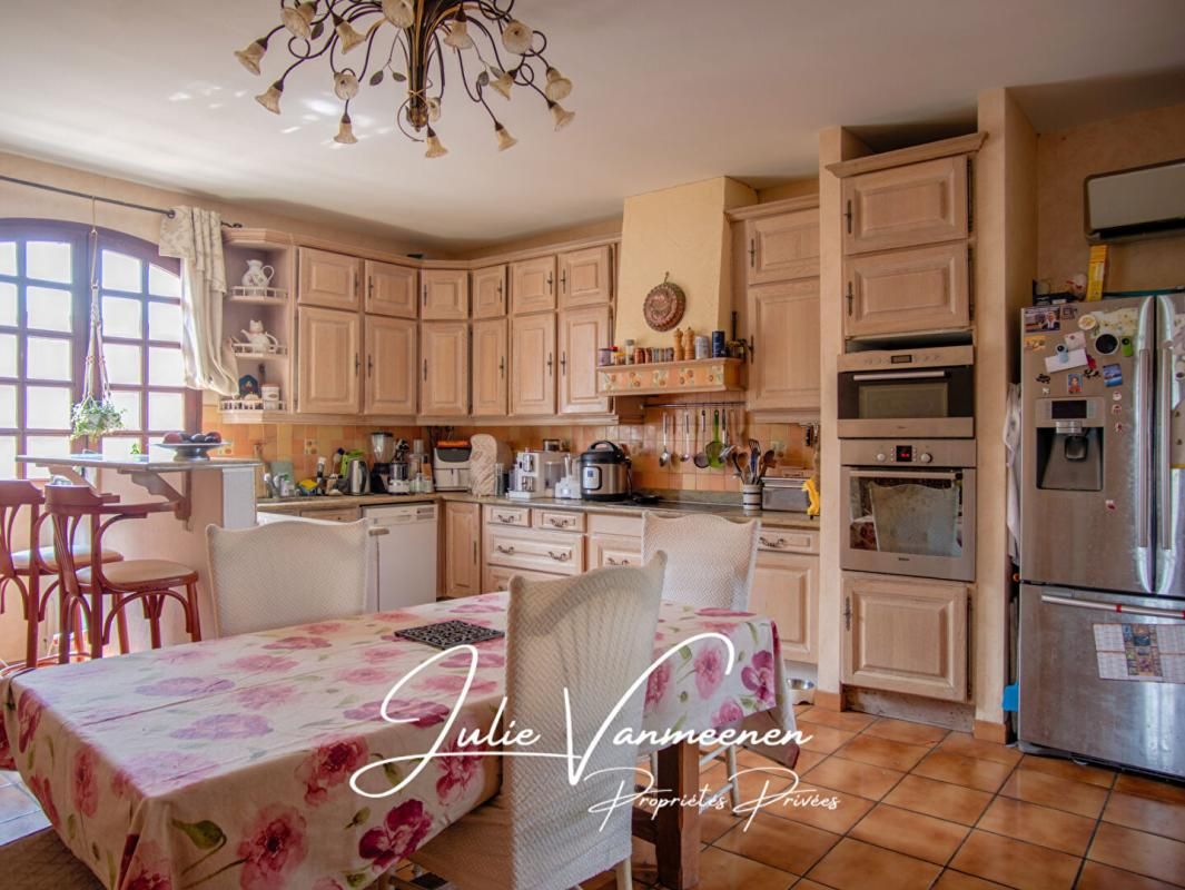 COLOMIERS Maison Colomiers 7 pièce(s) 248.02 m2 + Sous-sol de 187m2 2