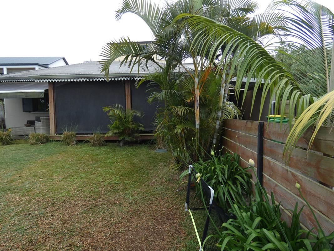SAINT-LOUIS 97421 Les Makes villa de 2016 T4 env 76 m2 plus 2 terrasses env 40m² sur 454 m² terrain clos 3