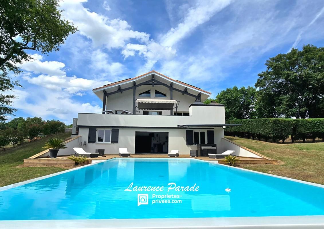 CREON Maison avec sous sol annexe piscine parc 3