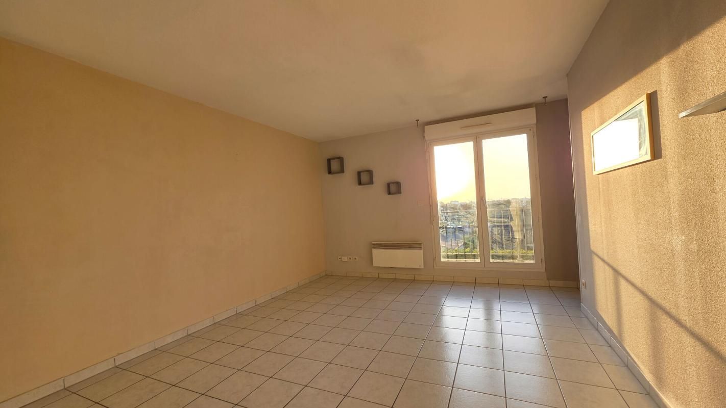 BOURGES BOURGES APPARTEMENT 2 PIECES 48.35 m2 BALCON PARKING 3