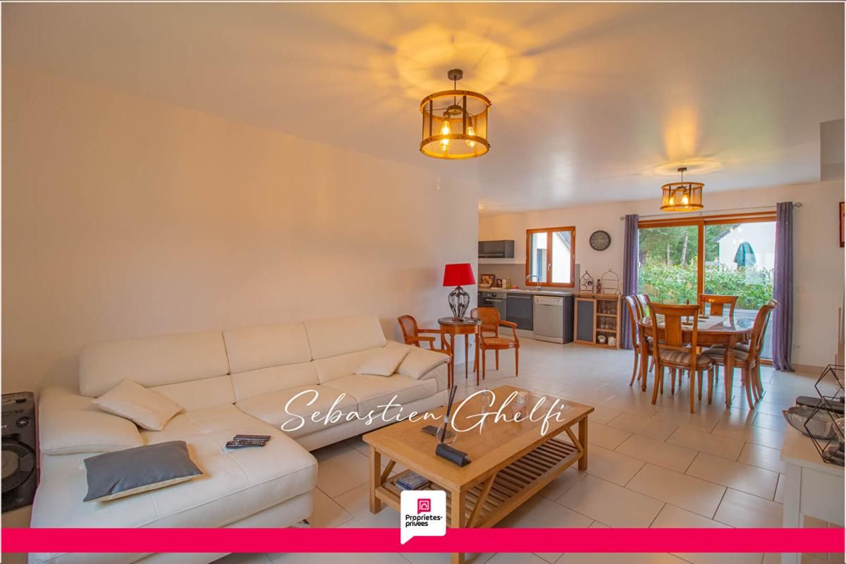 ROMORANTIN-LANTHENAY Maison avec 4 chambres- 2 salles d''eau-2 wc-cellier-gararge 3