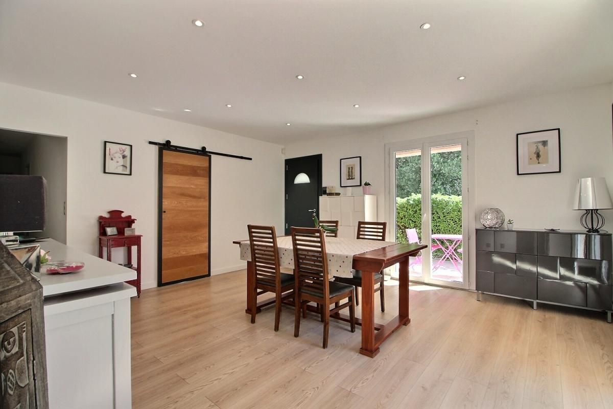 SAINTE-CECILE-LES-VIGNES Villa avec Piscine 4 pièces 125 m² + Studio indépendant 30 m² - 399 500 Euros - 4