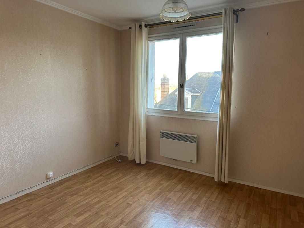 NOGENT-LE-ROTROU Appartement Nogent Le Rotrou 5 pièce(s) 91 m2 4