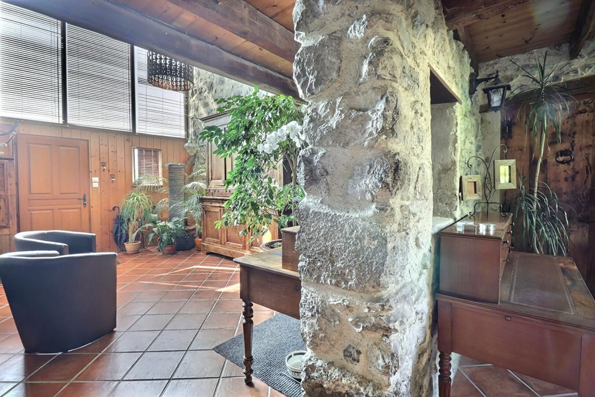 CROLLES Maison de Ville 7P 210 m² avec Garage / Atelier à CROLLES (38920) 2