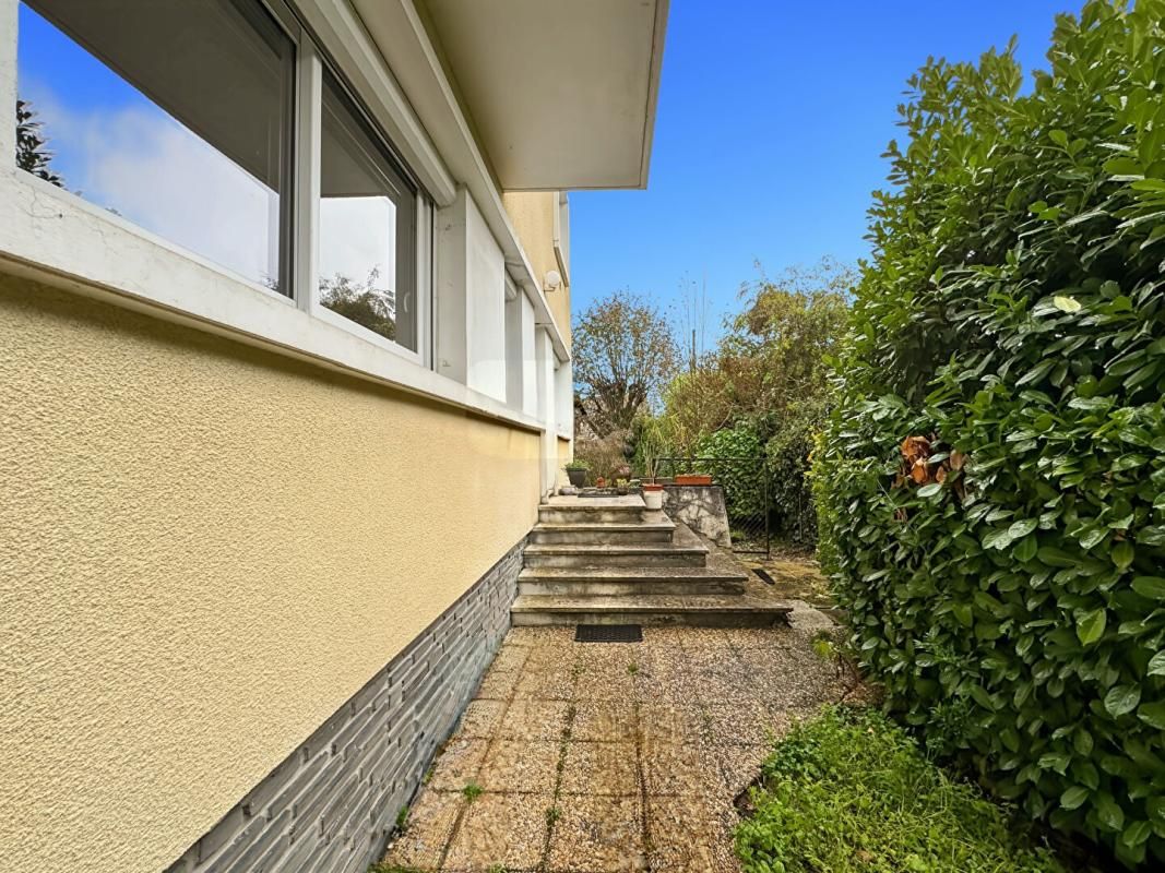 TRELISSAC Maison   240 m2 3