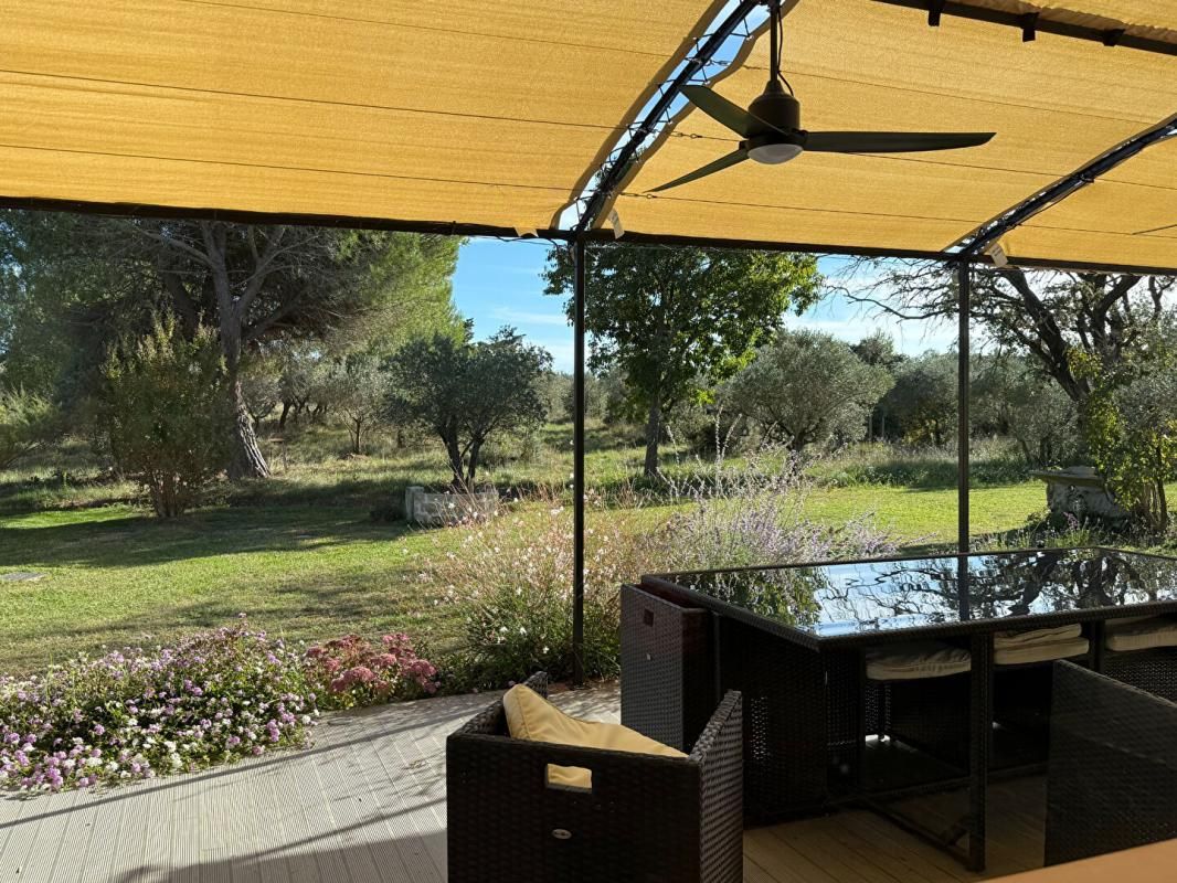 ARLES Maison Arles 7 pièce(s) 2 logements - terrain 6500m2 3