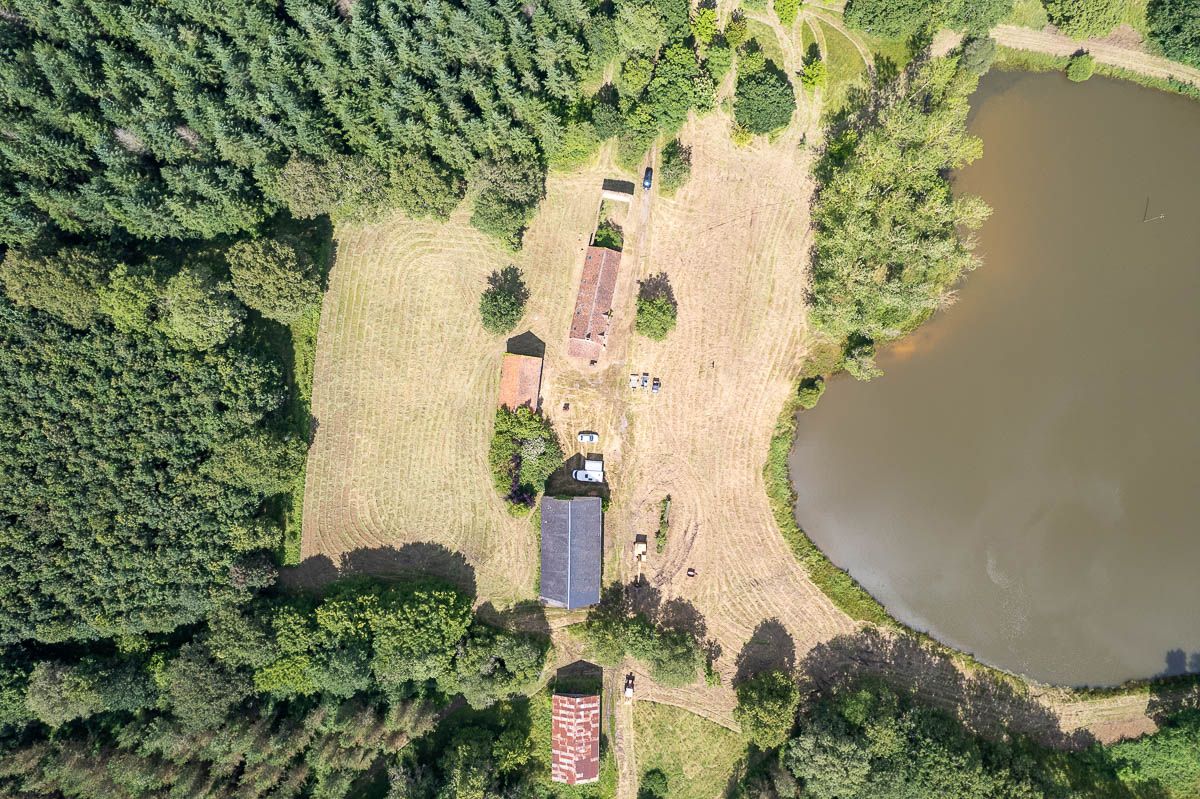 BOUSSAC Propriété de loisirs Boussac 6 pièce(s) 232 m2 3