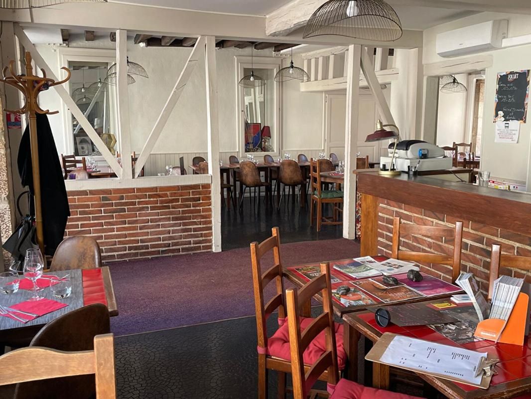CLAMECY EXCLUSIVITE CLAMECY - RESTAURANT PIZZERIA, 75 COUVERTS, TERRASSE et LOGEMENT 4