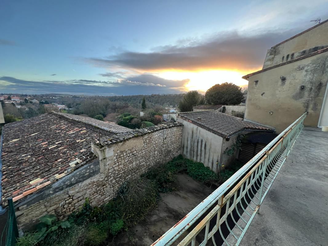 SAINT-MAIXENT-L'ECOLE Maison Saint Maixent L Ecole 5 pièce(s) 120 m2 1