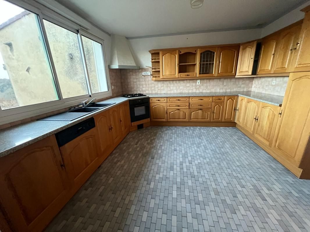 SAINT-MAIXENT-L'ECOLE Maison Saint Maixent L Ecole 5 pièce(s) 120 m2 4