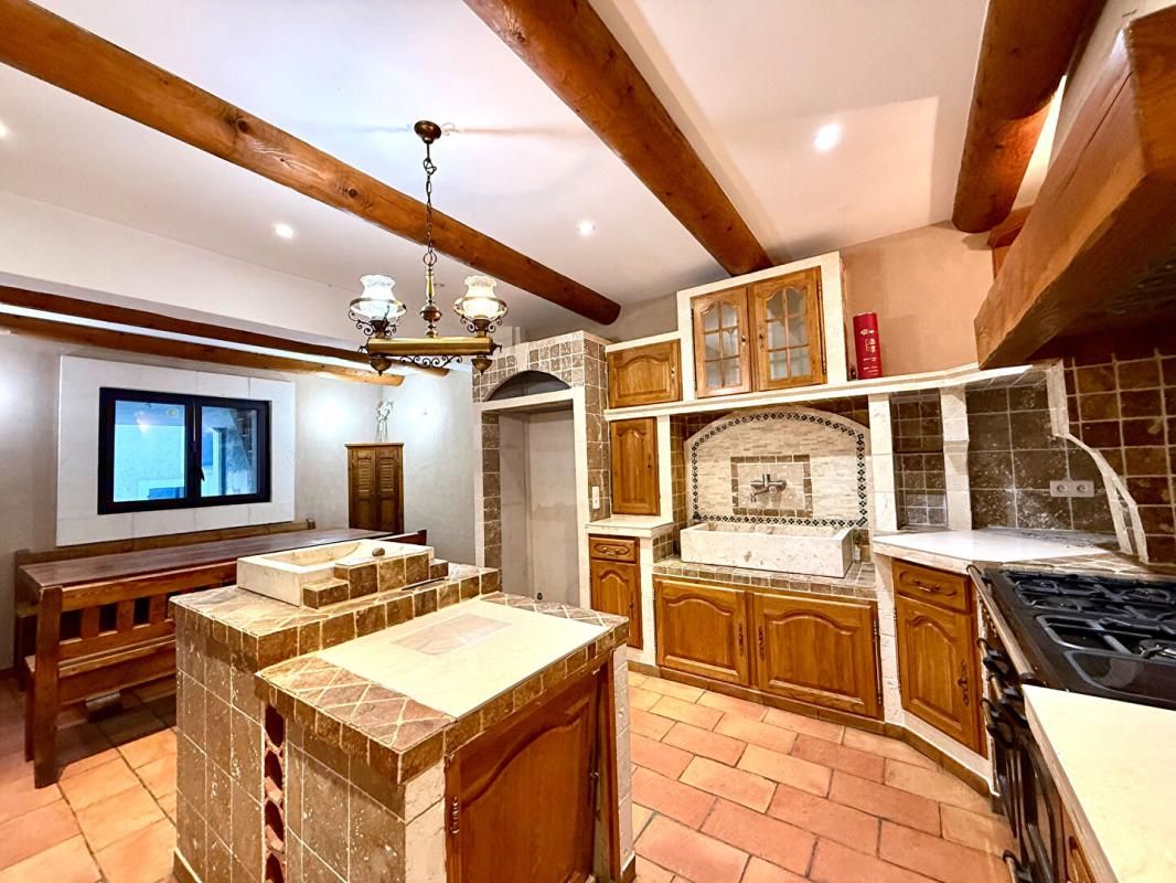 EYRAGUES Maison de village avec cour - Eyragues 1