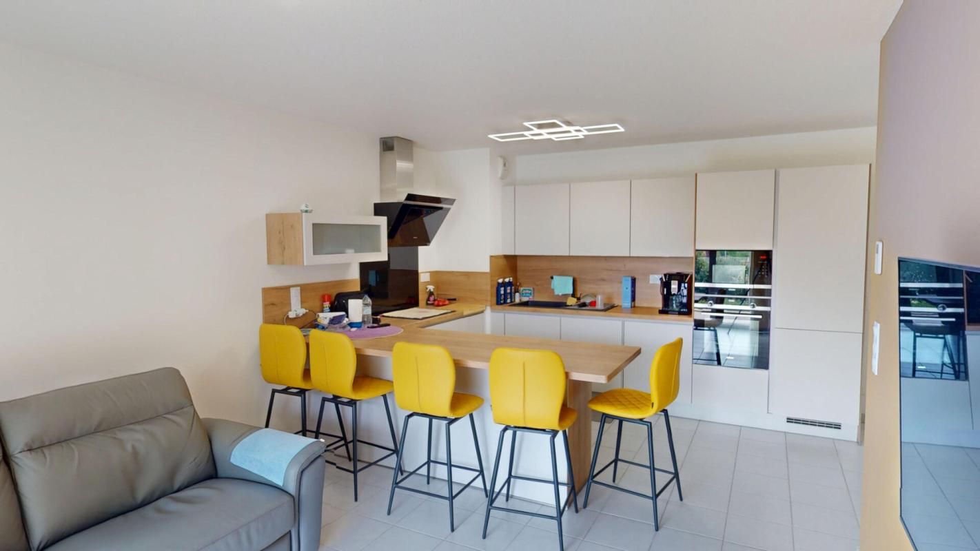 LE MUY LE MUY , RARE : 3 PIÈCES RÉCENT AVEC TERRASSE, GRAND JARDIN & 3 PARKINGS ! 2