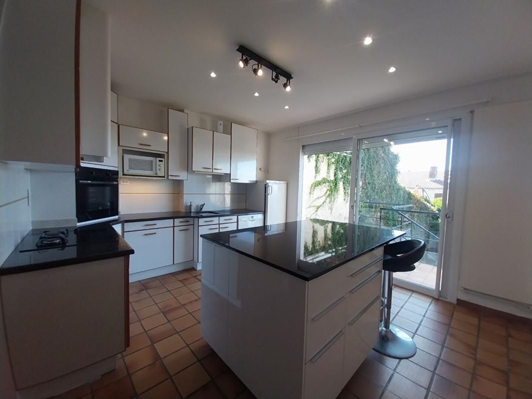 LAPLUME LAPLUME 47310 Maison pierre 9 pièce(s) 287.65 m2 4