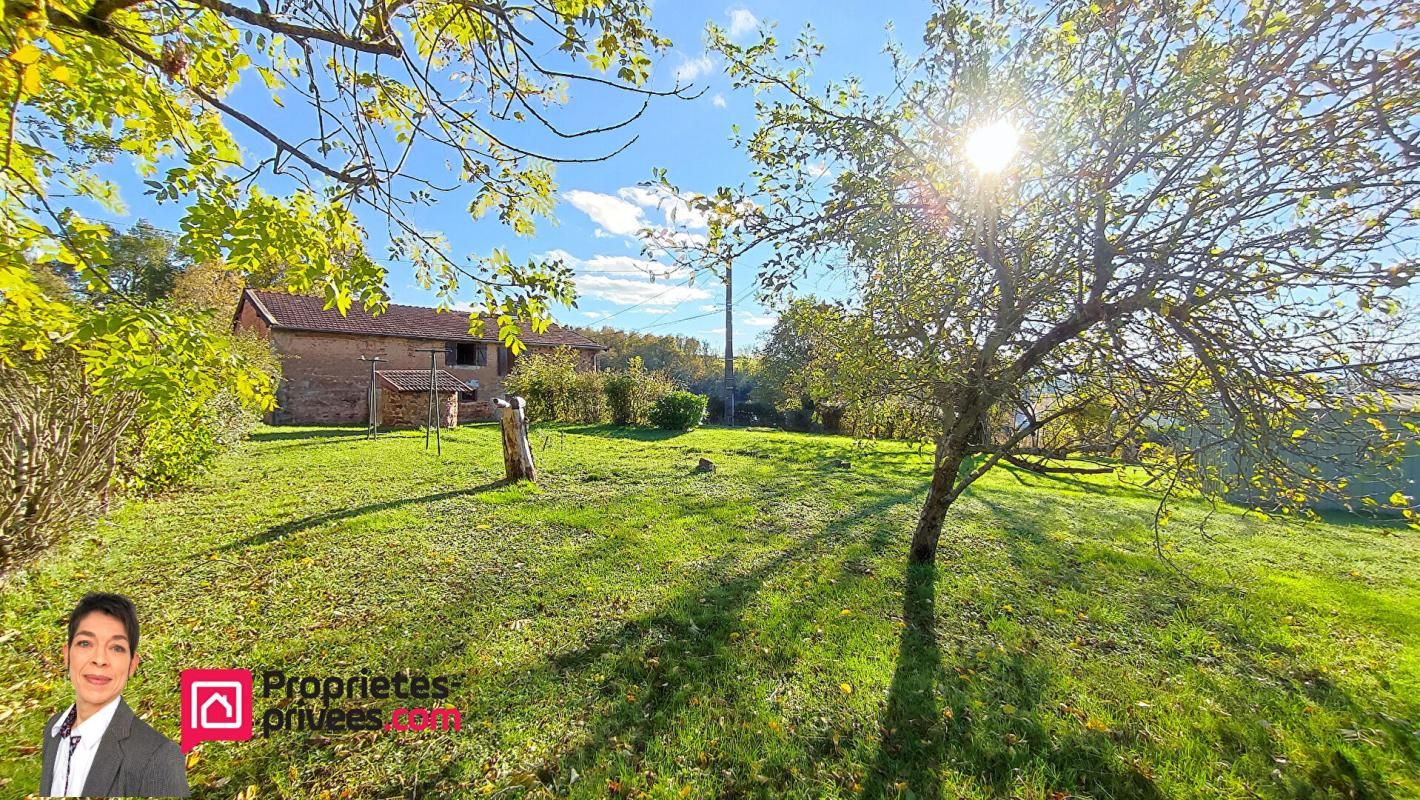 JARNOSSE JARNOSSE (42460) Maison 100 m²  à rénover avec annexes et terrain 1100m² 3