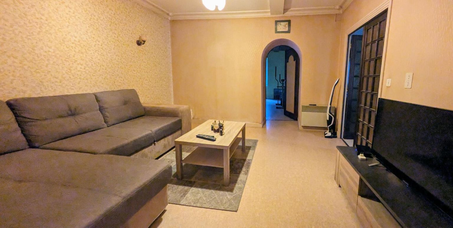 BRASSAC CENTRE VILLE BRASSAC - IMMEUBLE MIXTE APPARTEMENT T6  + FDC de BOULANGERIE 3