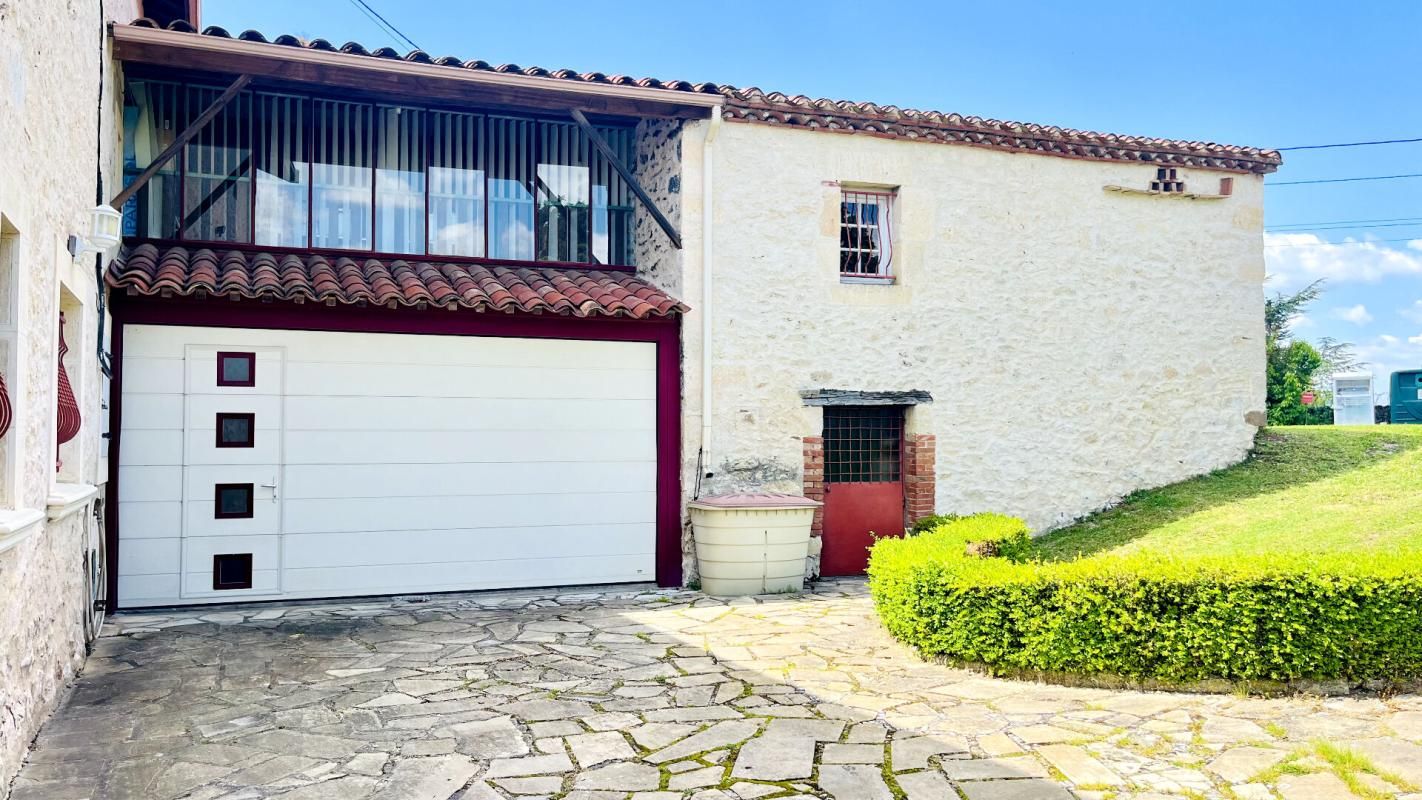 COMBEFA Maison en pierre de caractère, 6 pièce(s) 158 m2 1
