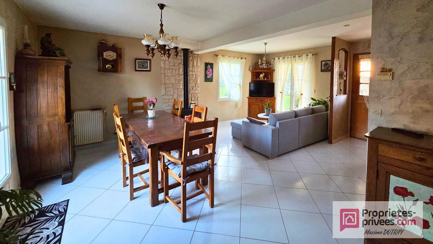 NEUVILLE-SUR-BRENNE Maison 4 pièces 95m² - Garage 4