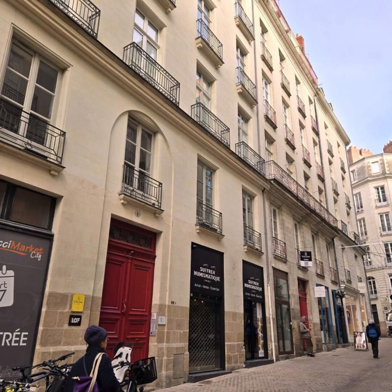 NANTES Appartement 2 pièces dernier étage à 100 mètres de la Place Graslin 3