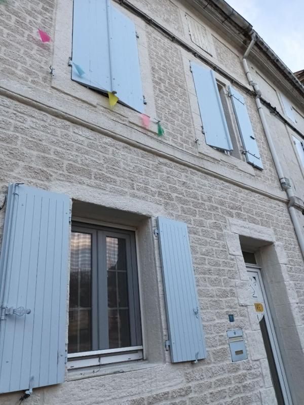 MORTAGNE-SUR-GIRONDE Maison Mortagne Sur Gironde 3 pièces de 91 m2 1